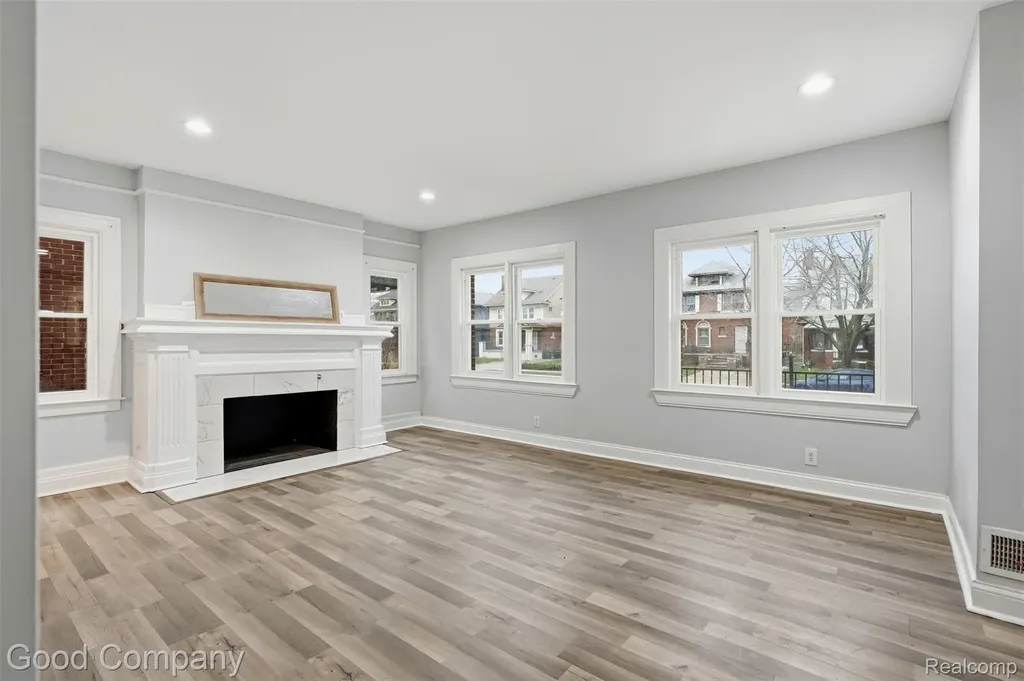 2717 Burlingame Detroit City MI 48206
