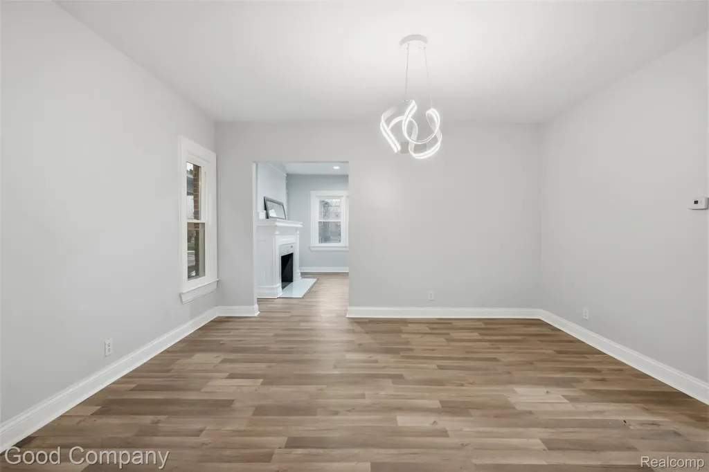 2717 Burlingame Detroit City MI 48206