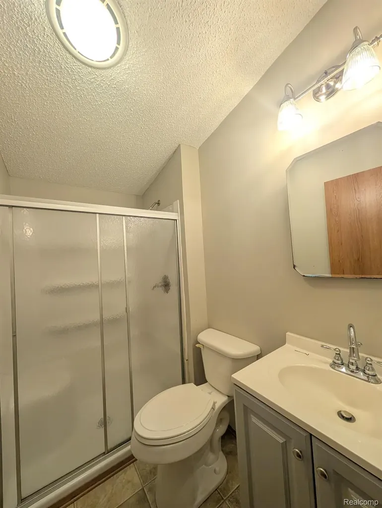 18 Bellwood Swartz Creek City MI 48473