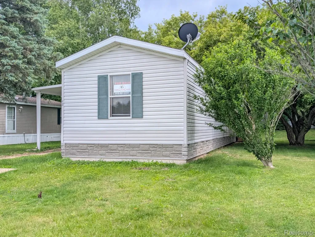 18 Bellwood Swartz Creek City MI 48473