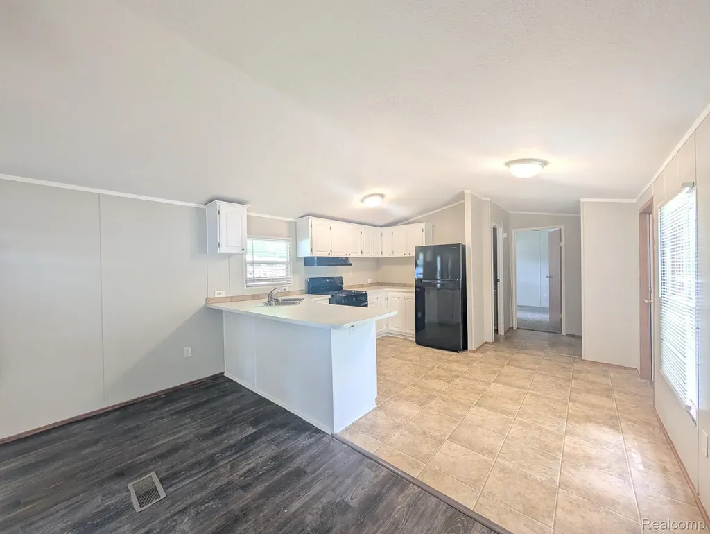 18 Bellwood Swartz Creek City MI 48473