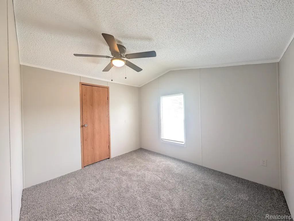 18 Bellwood Swartz Creek City MI 48473