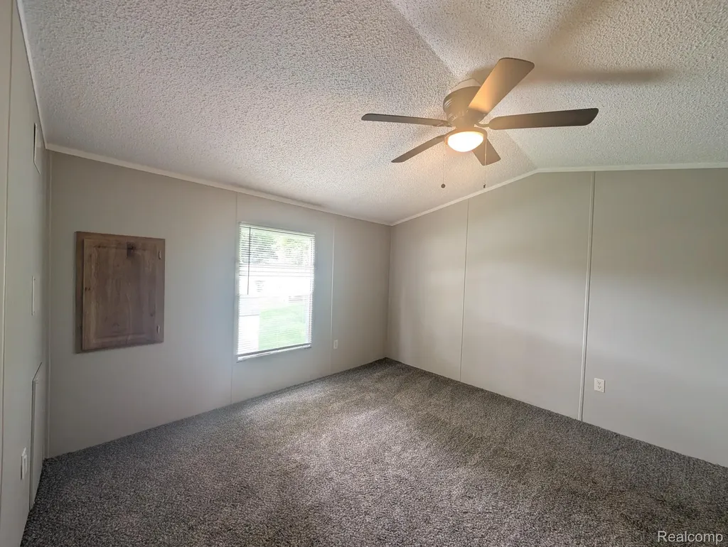 18 Bellwood Swartz Creek City MI 48473