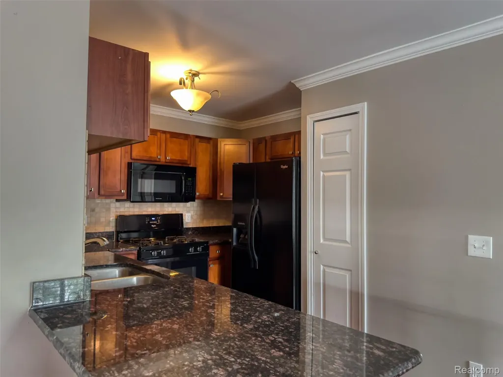 53274 Providence Drive W Shelby Charter Township MI 48316