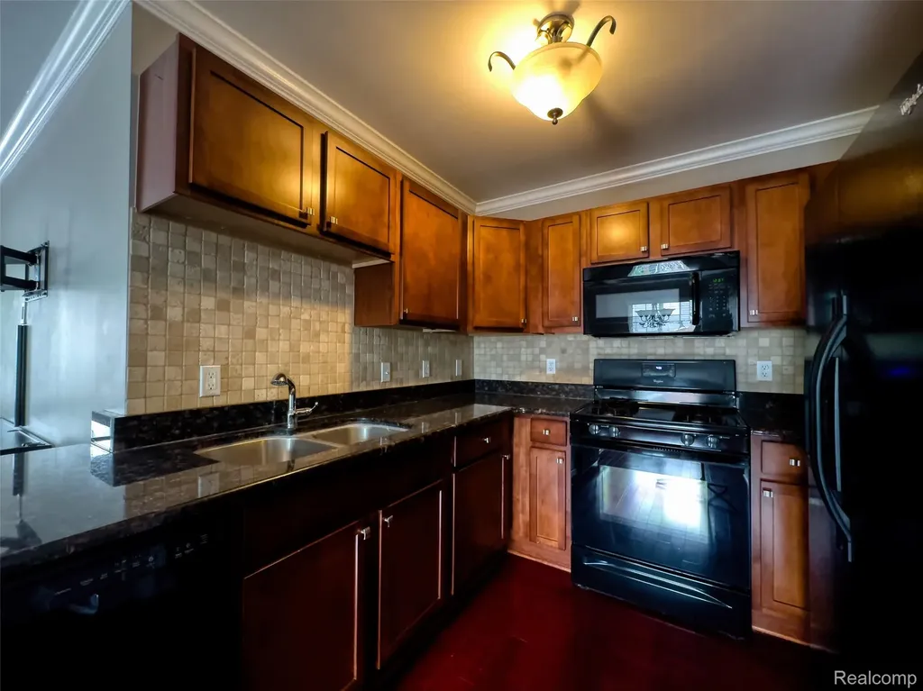 53274 Providence Drive W Shelby Charter Township MI 48316