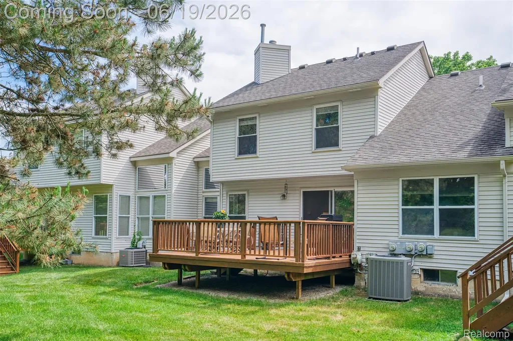 1021 Calpernia Wixom City MI 48393