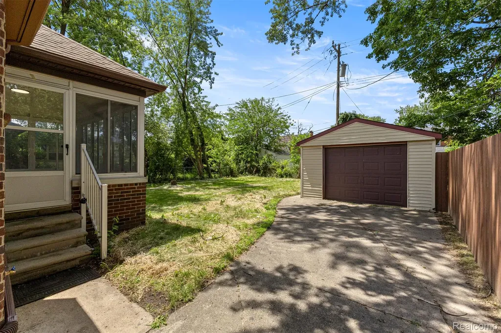 19139 Lauder Street Detroit City MI 48235