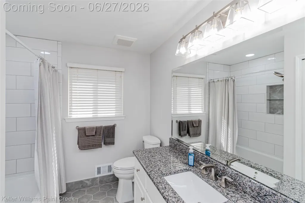 36086 Saint Clair Drive New Baltimore City MI 48047