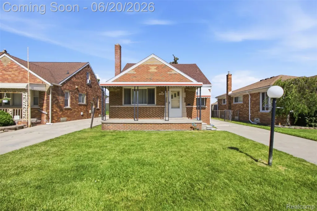 22764 Courtland Avenue Eastpointe City MI 48021