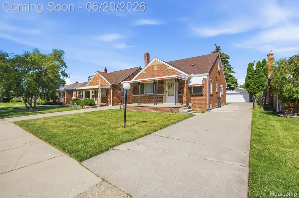22764 Courtland Avenue Eastpointe City MI 48021