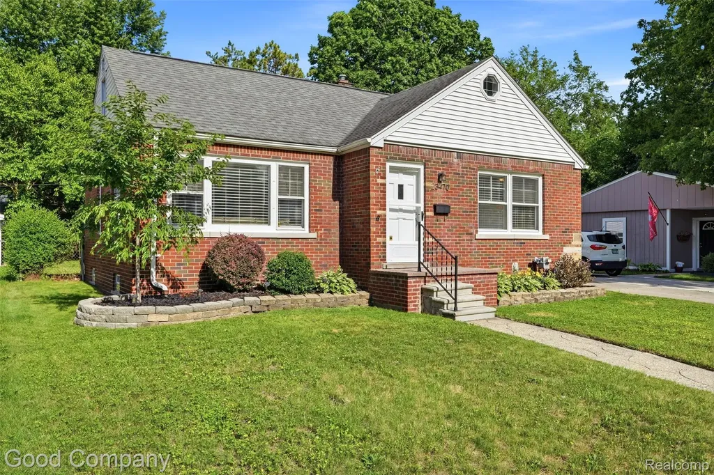23470 Oneida Street Oak Park City MI 48237