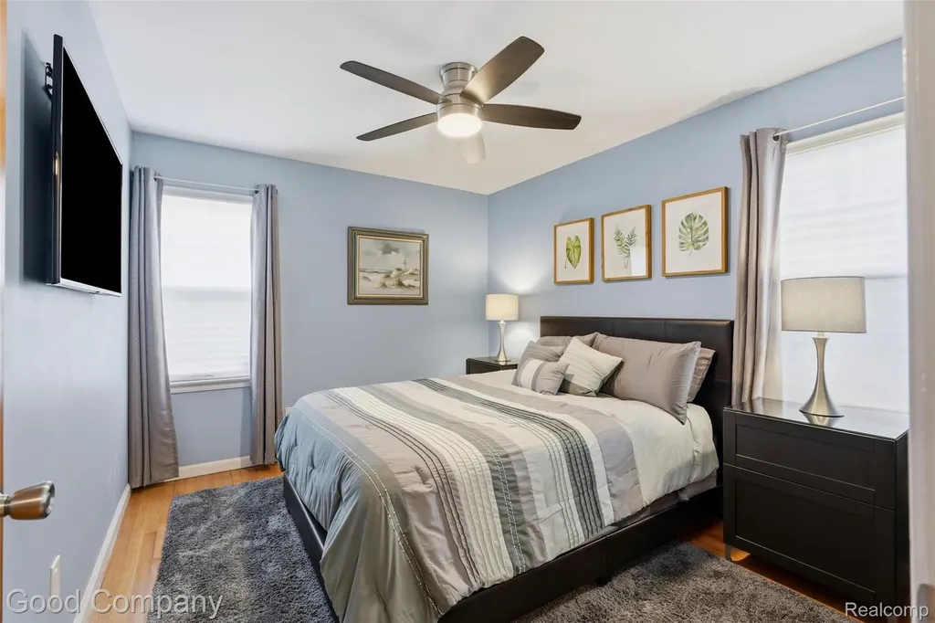 23470 Oneida Street Oak Park City MI 48237