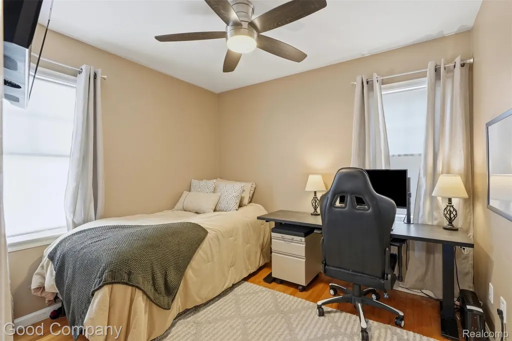 23470 Oneida Street Oak Park City MI 48237