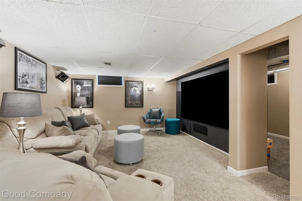 23470 Oneida Street Oak Park City MI 48237