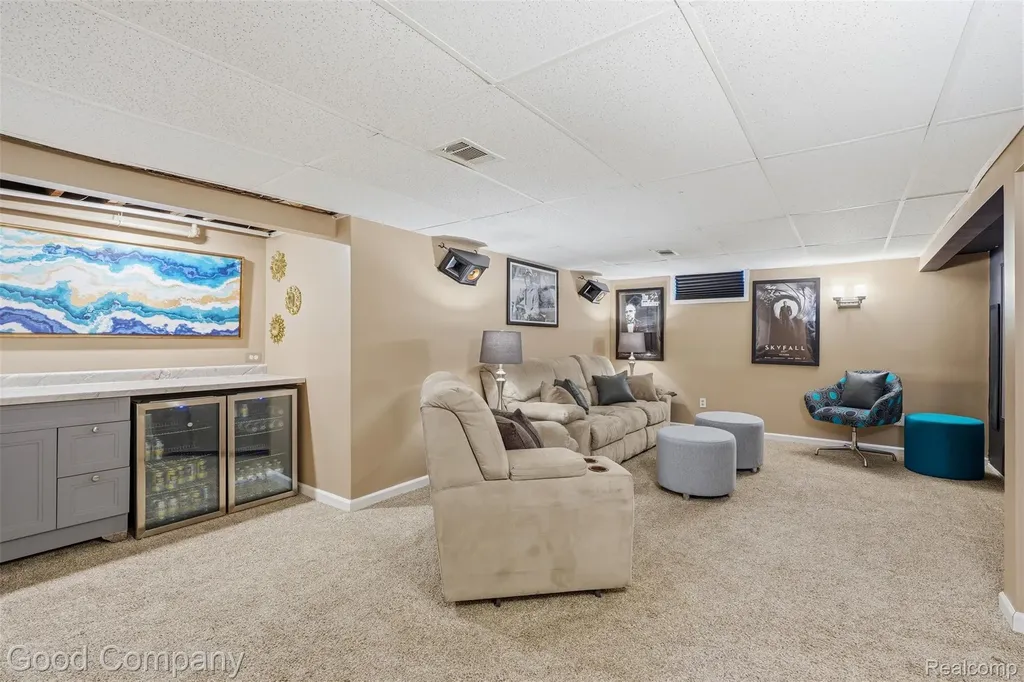 23470 Oneida Street Oak Park City MI 48237