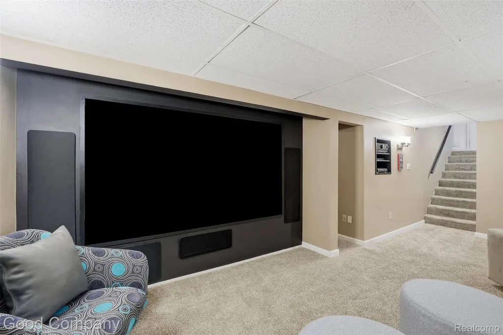 23470 Oneida Street Oak Park City MI 48237