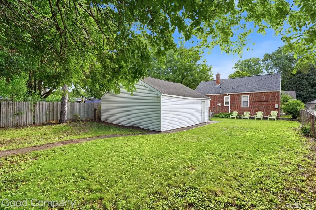 23470 Oneida Street Oak Park City MI 48237
