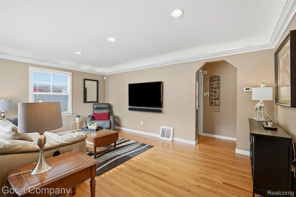 23470 Oneida Street Oak Park City MI 48237