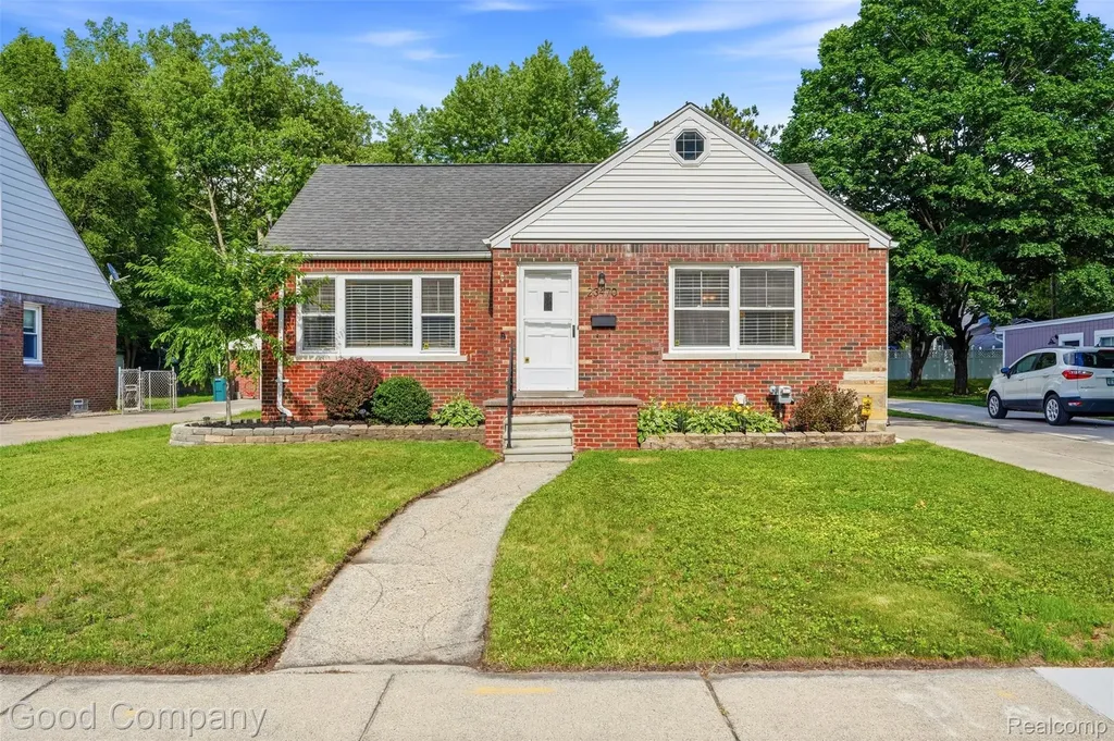 23470 Oneida Street Oak Park City MI 48237