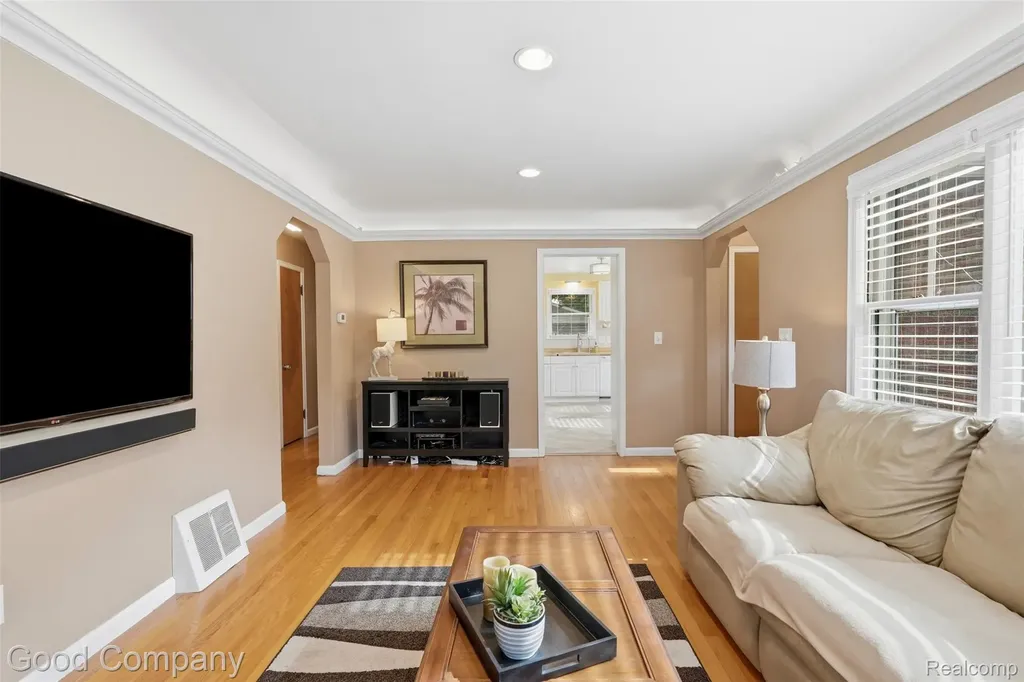 23470 Oneida Street Oak Park City MI 48237