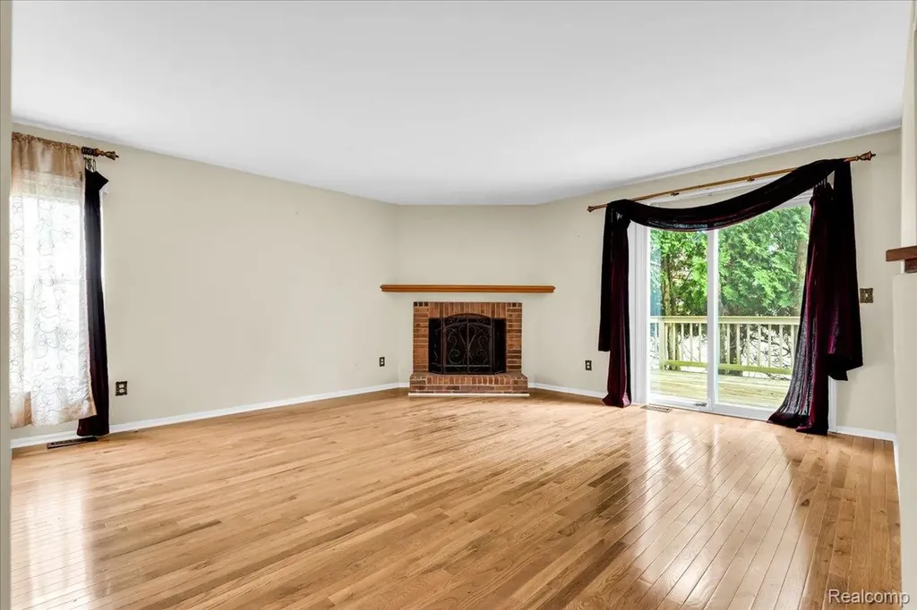 34903 Pennington Drive Farmington Hills City MI 48335