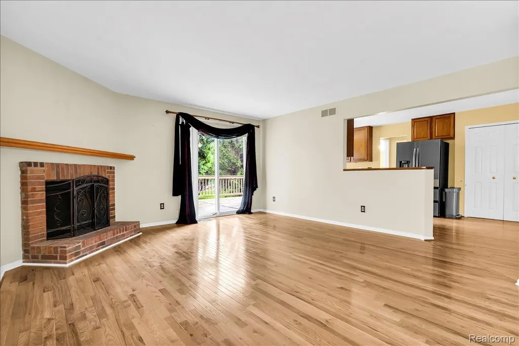 34903 Pennington Drive Farmington Hills City MI 48335