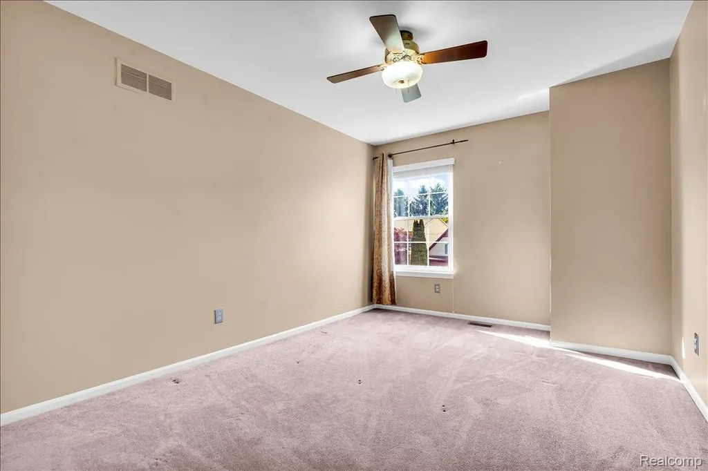 34903 Pennington Drive Farmington Hills City MI 48335