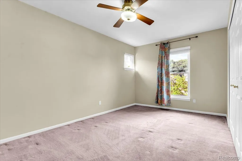 34903 Pennington Drive Farmington Hills City MI 48335