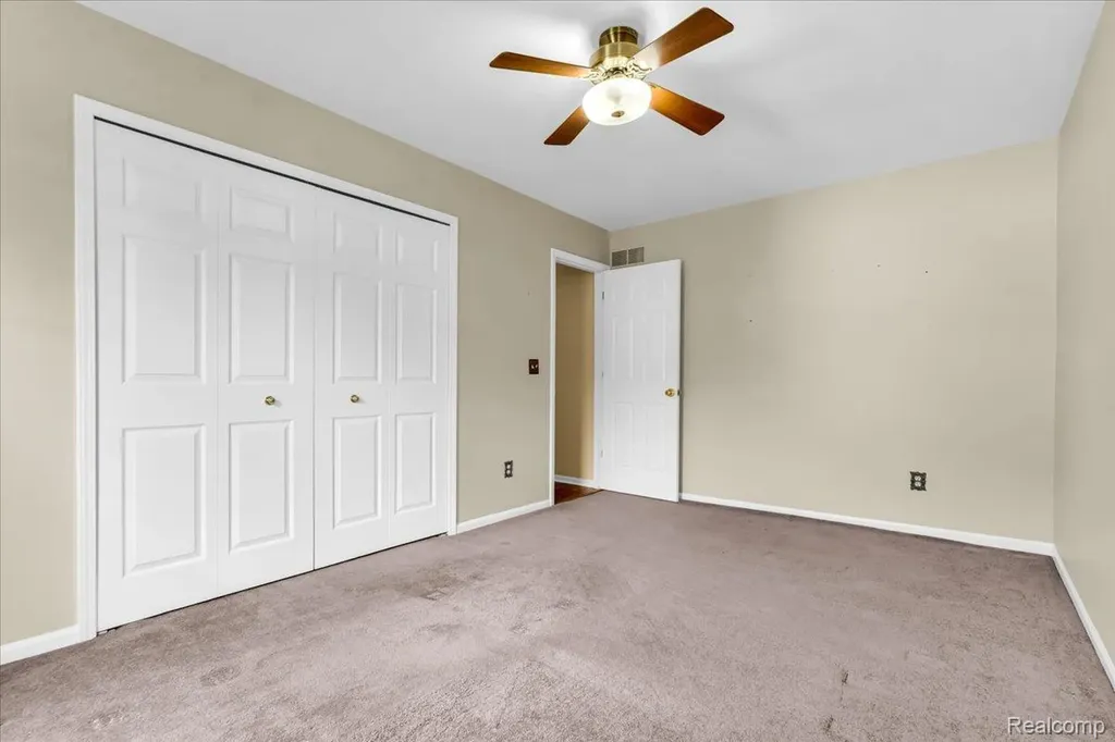 34903 Pennington Drive Farmington Hills City MI 48335