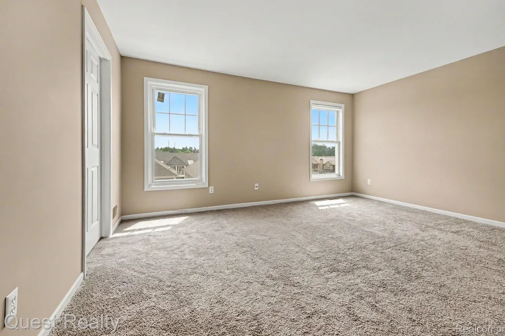 168 Amys Walk Auburn Hills City MI 48326