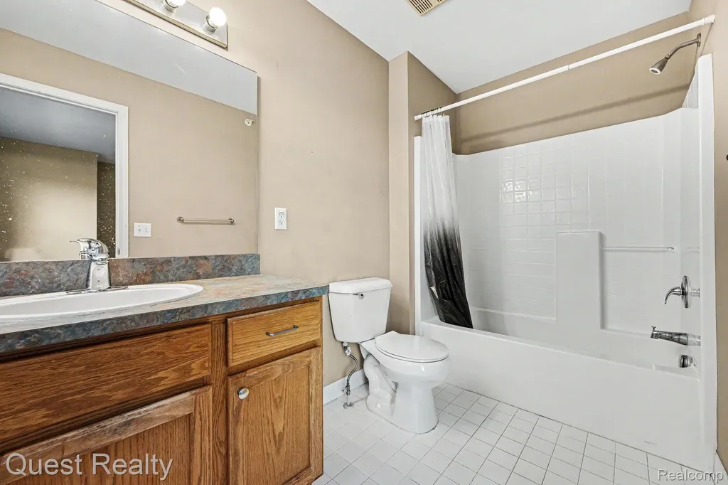 168 Amys Walk Auburn Hills City MI 48326