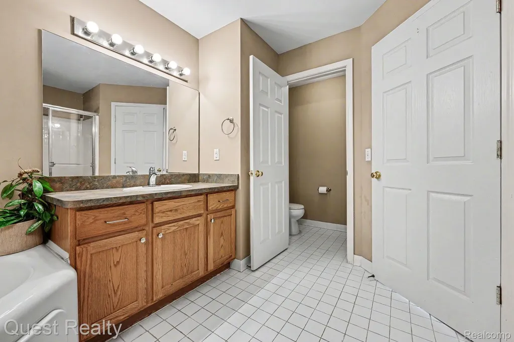168 Amys Walk Auburn Hills City MI 48326