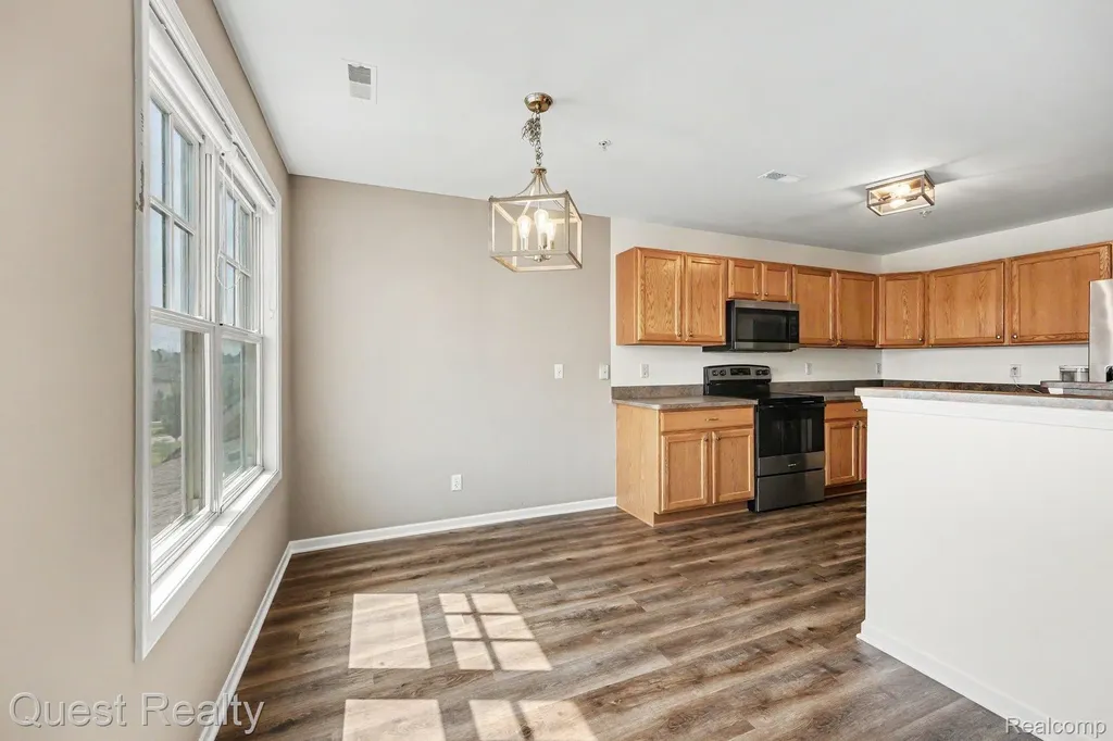 168 Amys Walk Auburn Hills City MI 48326