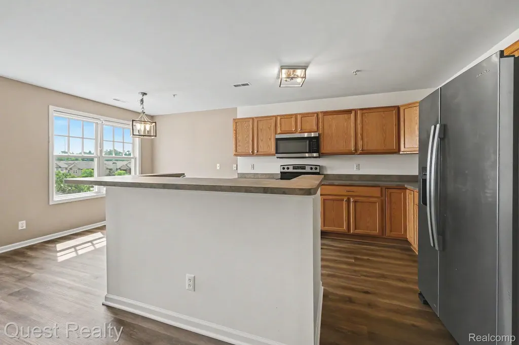 168 Amys Walk Auburn Hills City MI 48326