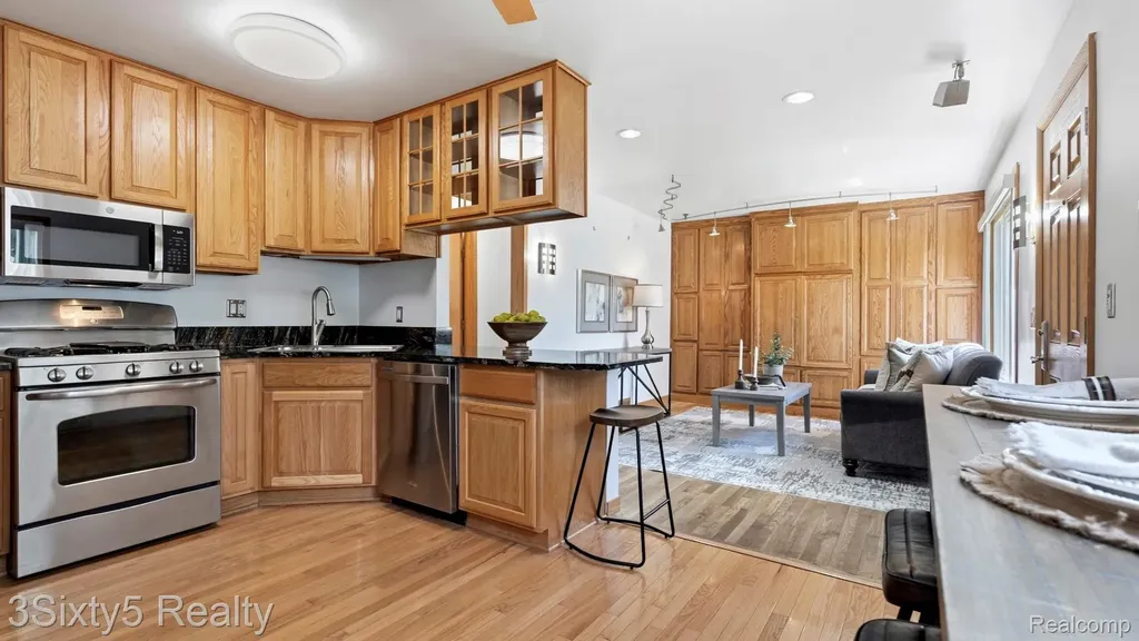 26457 Willow Cove Woodhaven City MI 48183