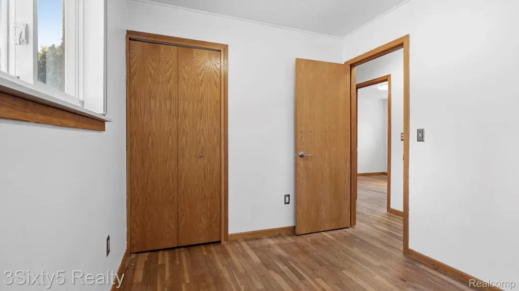26457 Willow Cove Woodhaven City MI 48183