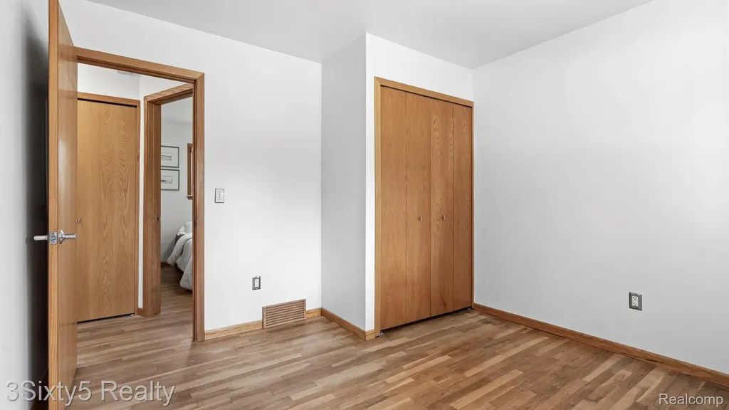 26457 Willow Cove Woodhaven City MI 48183