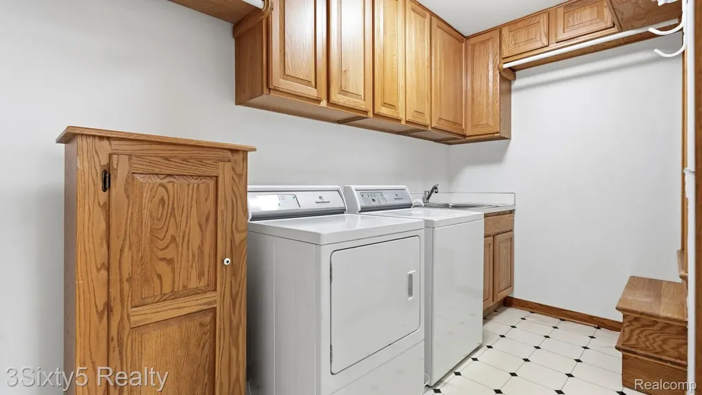 26457 Willow Cove Woodhaven City MI 48183