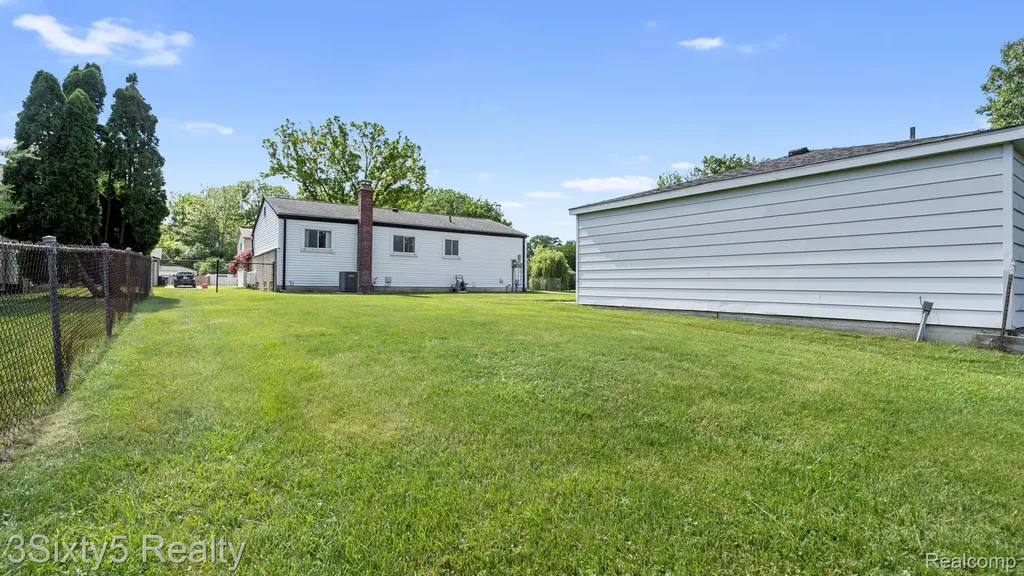 26457 Willow Cove Woodhaven City MI 48183