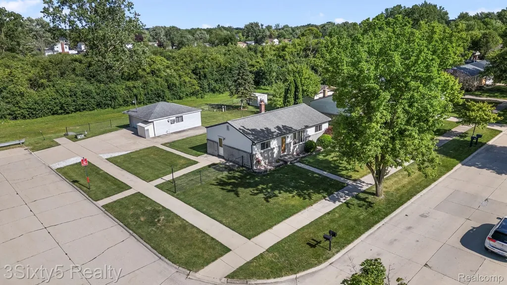 26457 Willow Cove Woodhaven City MI 48183