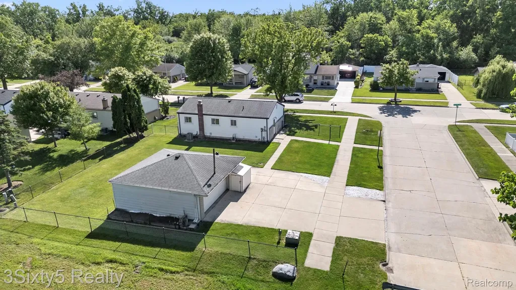 26457 Willow Cove Woodhaven City MI 48183
