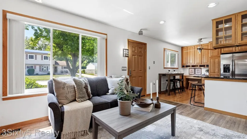 26457 Willow Cove Woodhaven City MI 48183