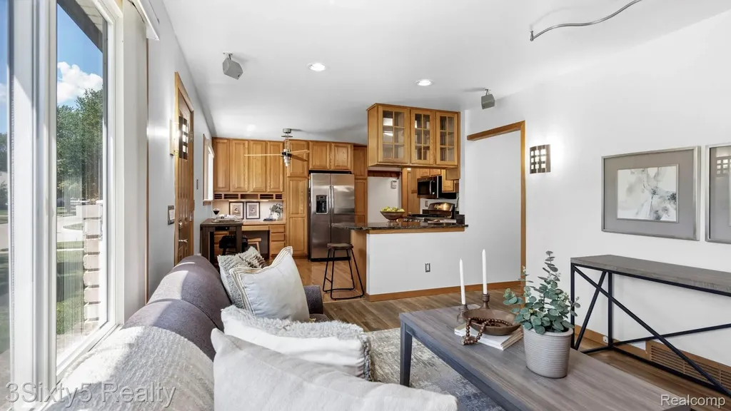 26457 Willow Cove Woodhaven City MI 48183