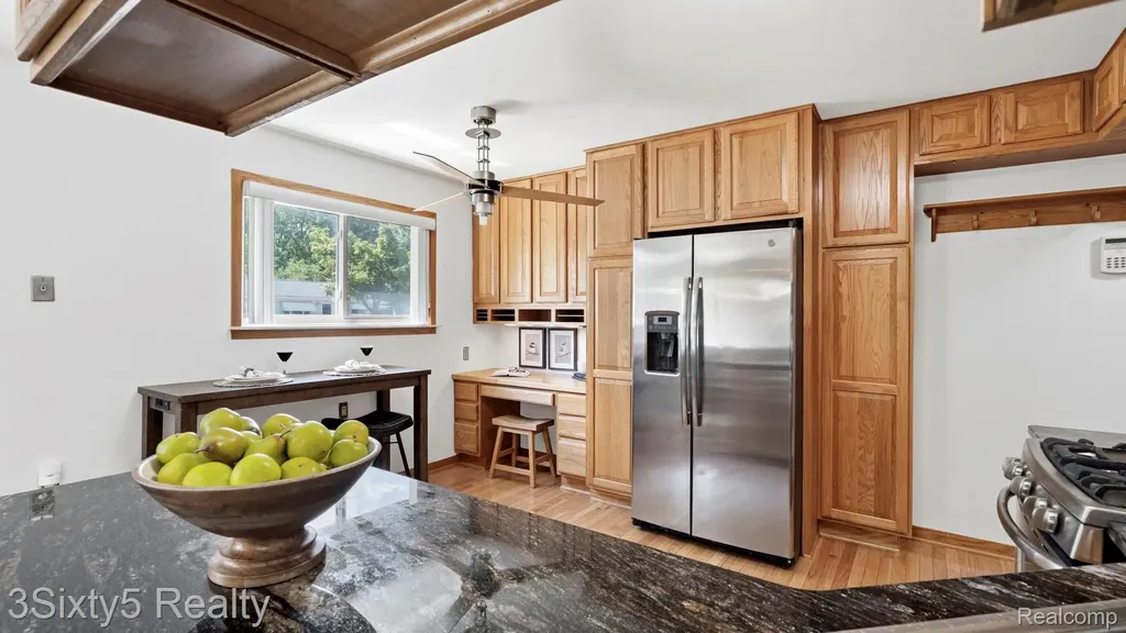 26457 Willow Cove Woodhaven City MI 48183