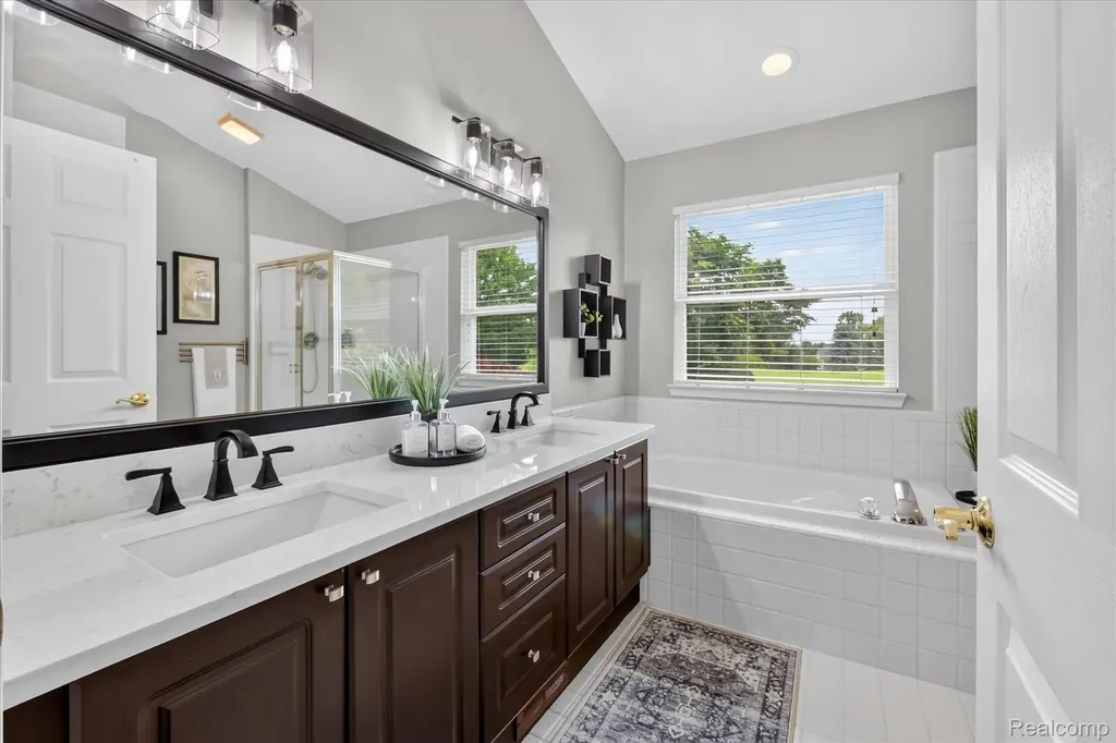 2333 Sandlewood Drive White Lake Charter Township MI 48383