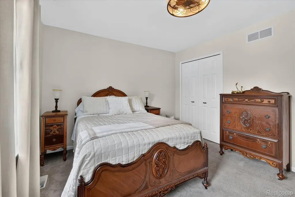 2333 Sandlewood Drive White Lake Charter Township MI 48383