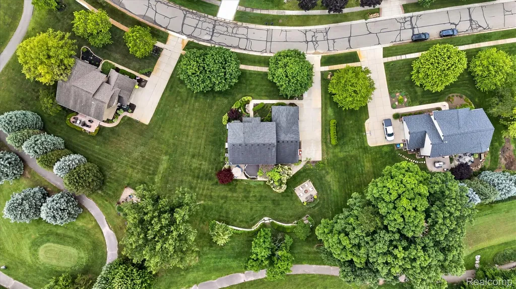 2333 Sandlewood Drive White Lake Charter Township MI 48383
