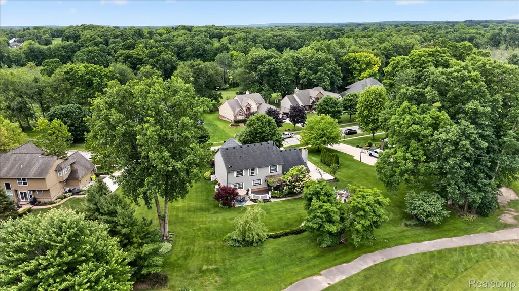 2333 Sandlewood Drive White Lake Charter Township MI 48383