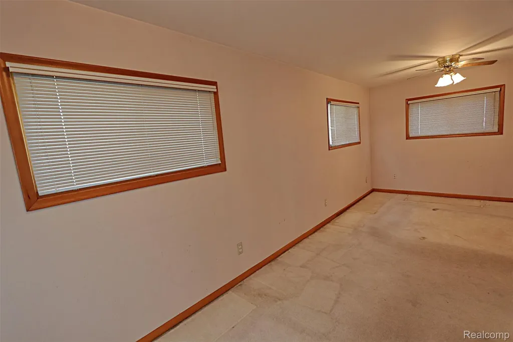 6964 Norborne Avenue Dearborn Heights City MI 48127