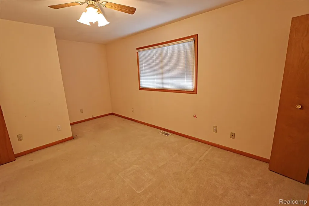 6964 Norborne Avenue Dearborn Heights City MI 48127
